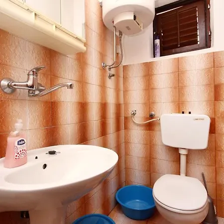 Zavalatica 546b Čara